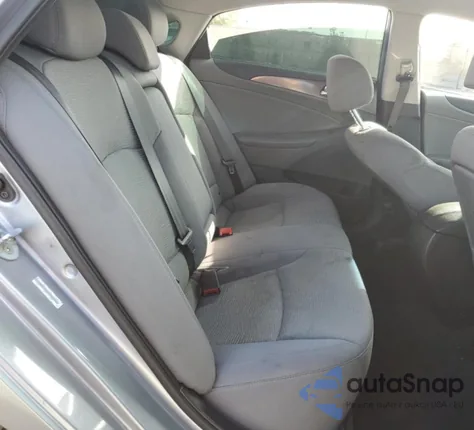 2015 Hyundai Sonata Hybrid z USA, uszkodzony, nr VIN KMHEC4A45FA124883